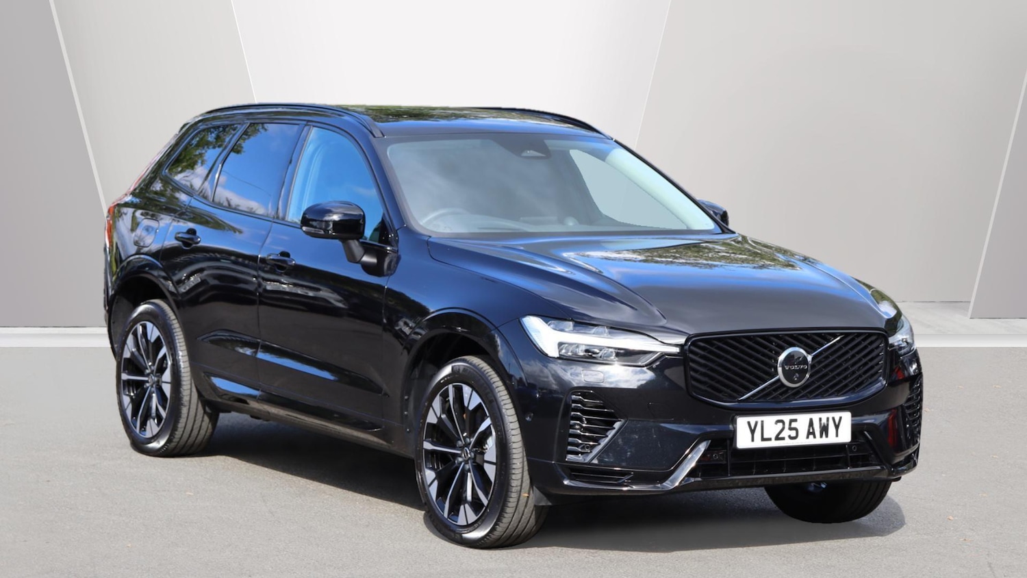 Used Volvo XC60 2025 for sale - 76043014: Photo 1