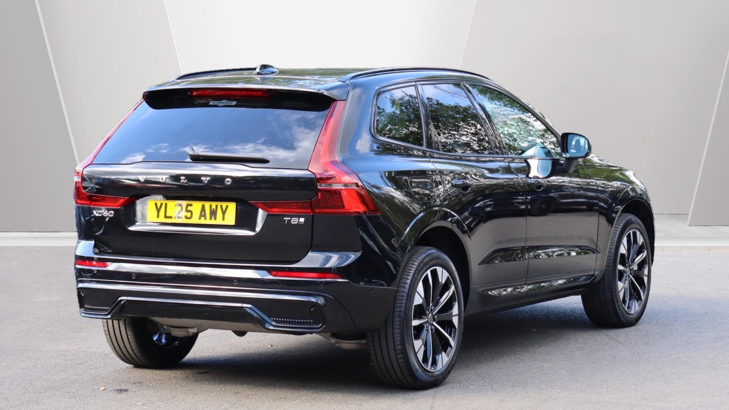 Used Volvo XC60 2025 for sale - 76043014: Photo 2