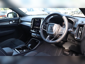 Used Volvo XC40 2025 for sale - 75941689: Photo
