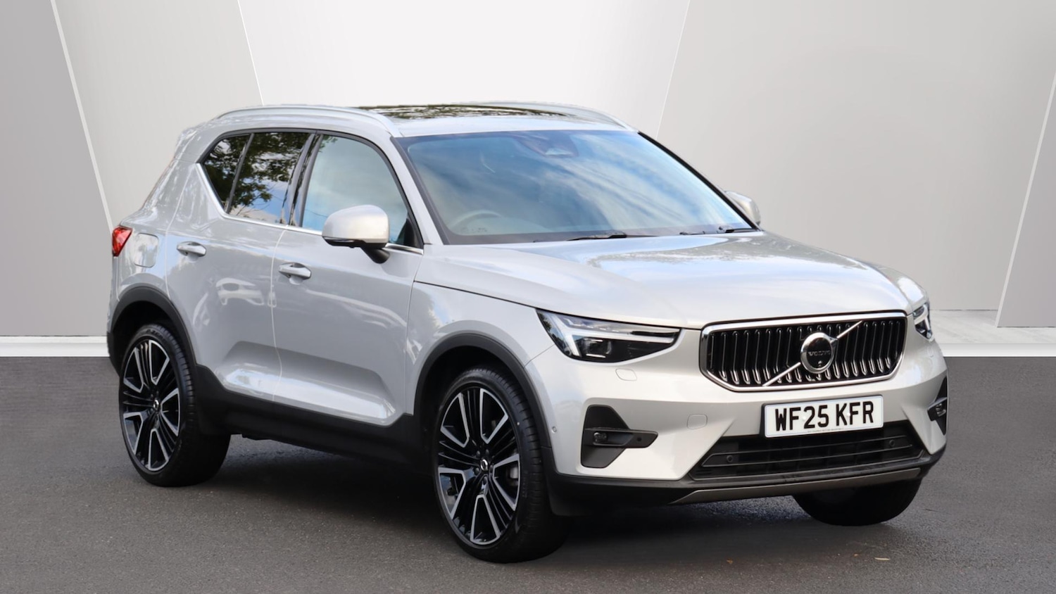 Used Volvo XC40 2025 for sale - 76121412: Photo 1