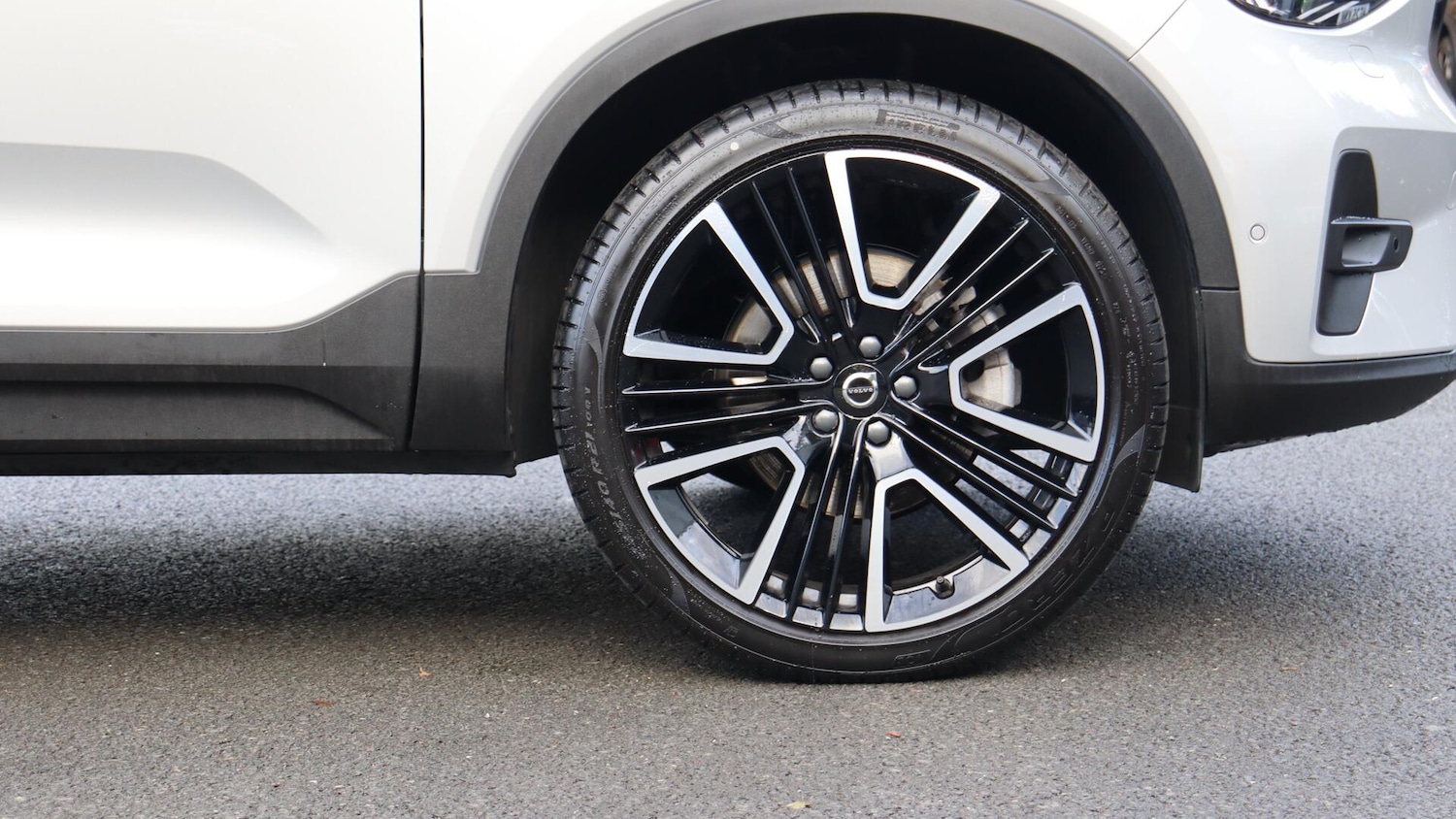 Used Volvo XC40 2025 for sale - 76121412: Photo 9