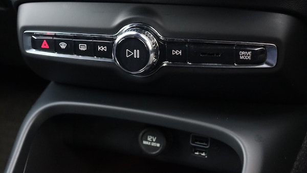 Used Volvo XC40 2021 for sale - 76188829: Photo 32