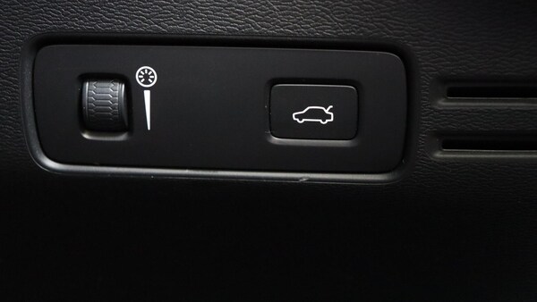 Used Volvo XC40 2021 for sale - 76188829: Photo 40