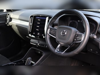 Used Volvo XC40 2021 for sale - 76188829: Photo 4