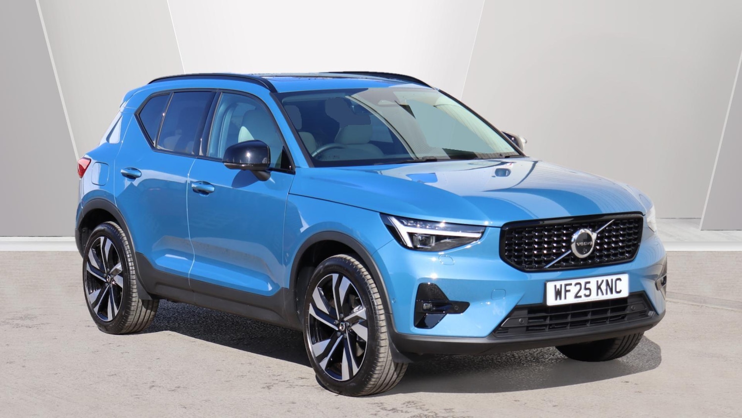 Used Volvo XC40 2025 for sale - 76109083: Photo 1