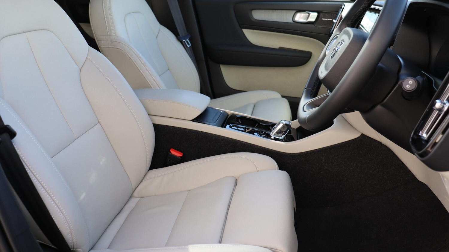 Used Volvo XC40 2025 for sale - 76109083: Photo 10