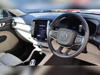 Used Volvo XC40 2025 for sale - 76109083: Photo