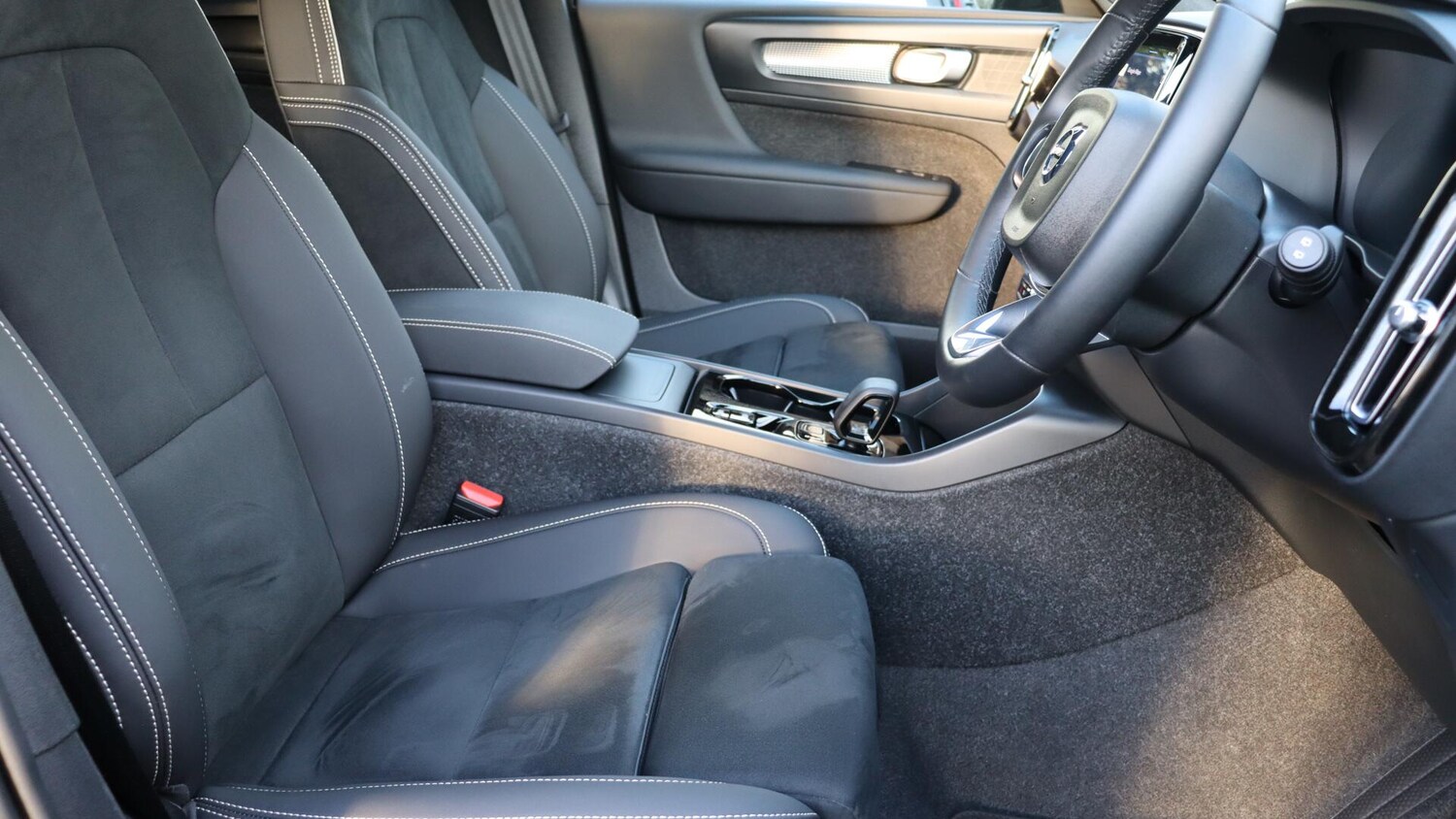 Used Volvo XC40 2025 for sale - 76059293: Photo 10