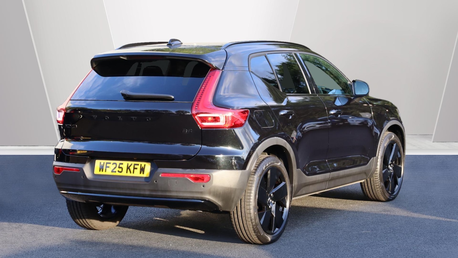Used Volvo XC40 2025 for sale - 76059293: Photo 2