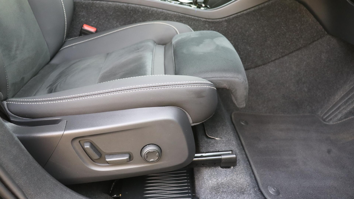 Used Volvo XC40 2025 for sale - 76059293: Photo 30