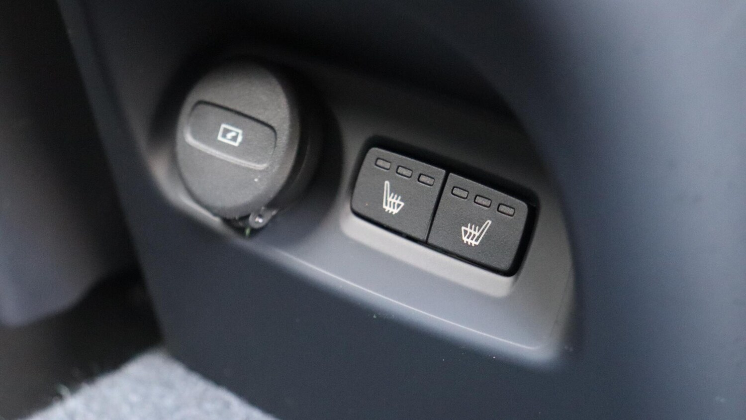Used Volvo XC40 2025 for sale - 76059293: Photo 40