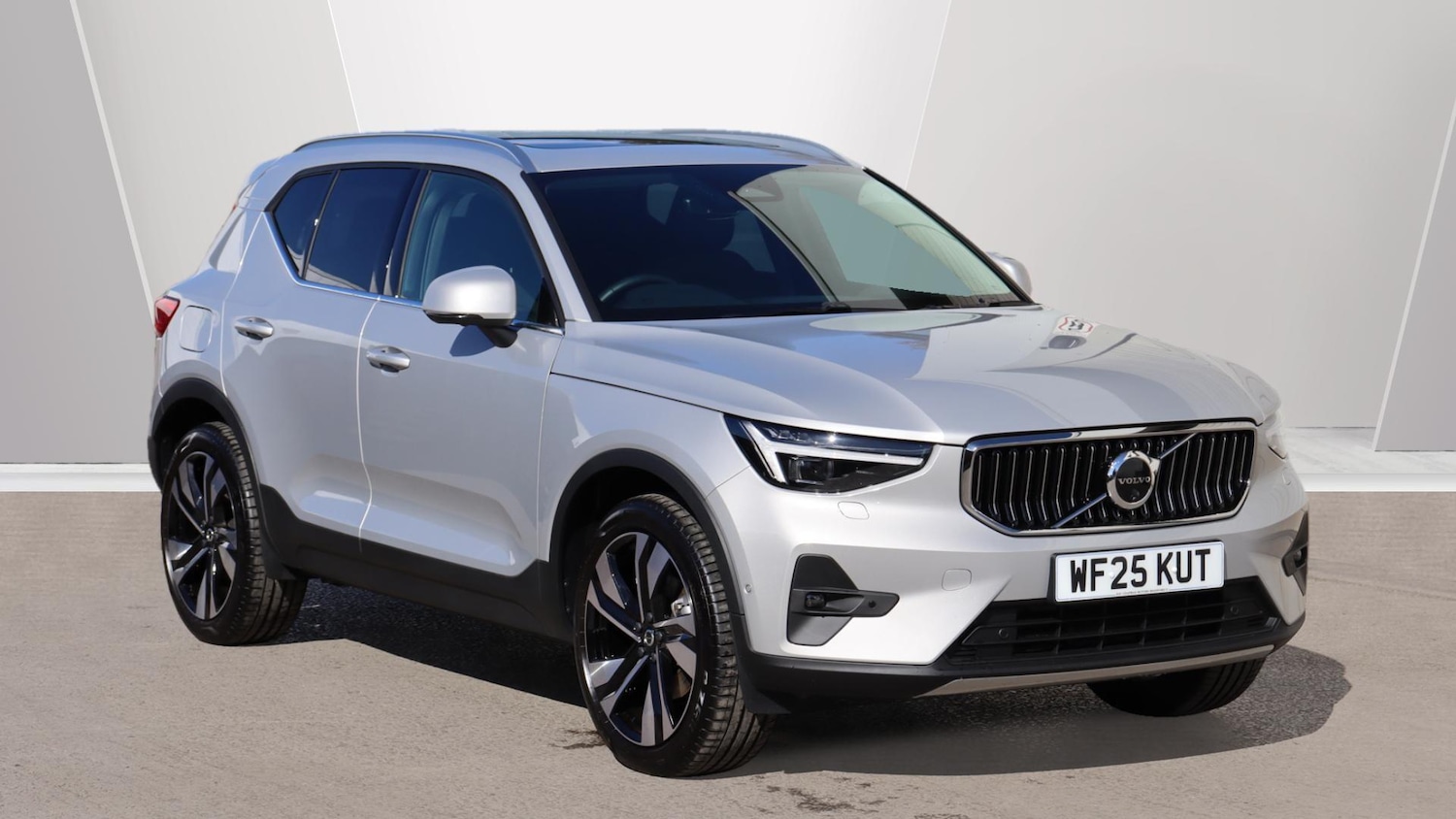 Used Volvo XC40 2025 for sale - 76109720: Photo 1