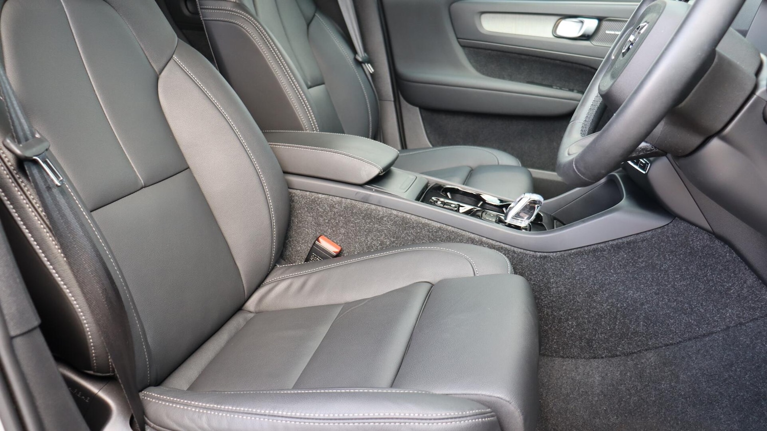 Used Volvo XC40 2025 for sale - 76109720: Photo 10