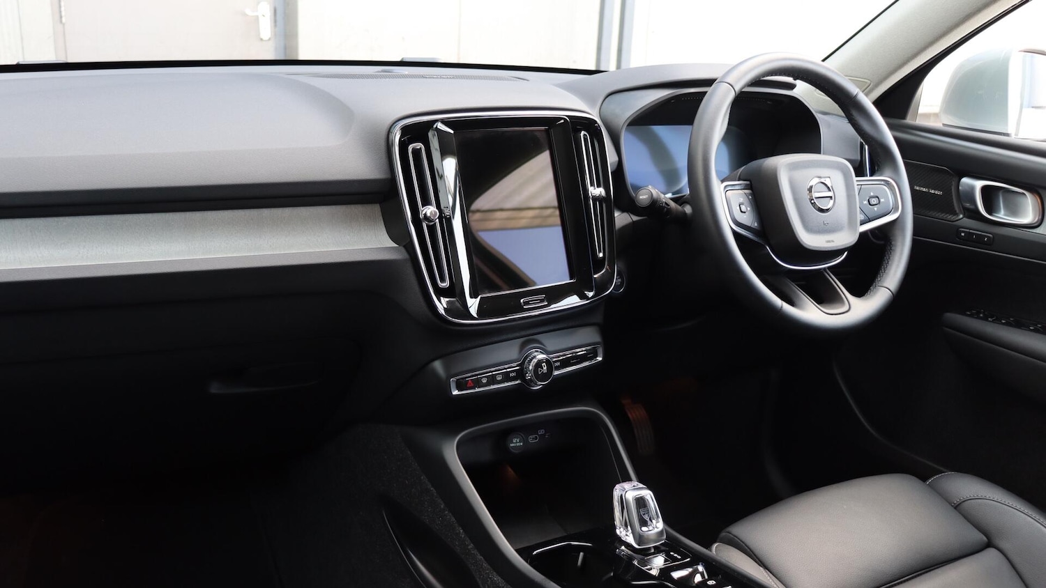 Used Volvo XC40 2025 for sale - 76109720: Photo 14