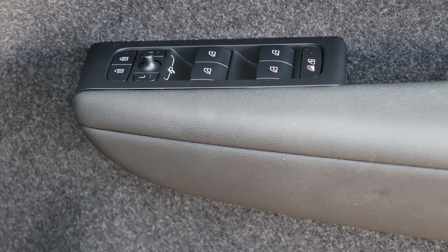 Used Volvo XC40 2025 for sale - 76109720: Photo 24