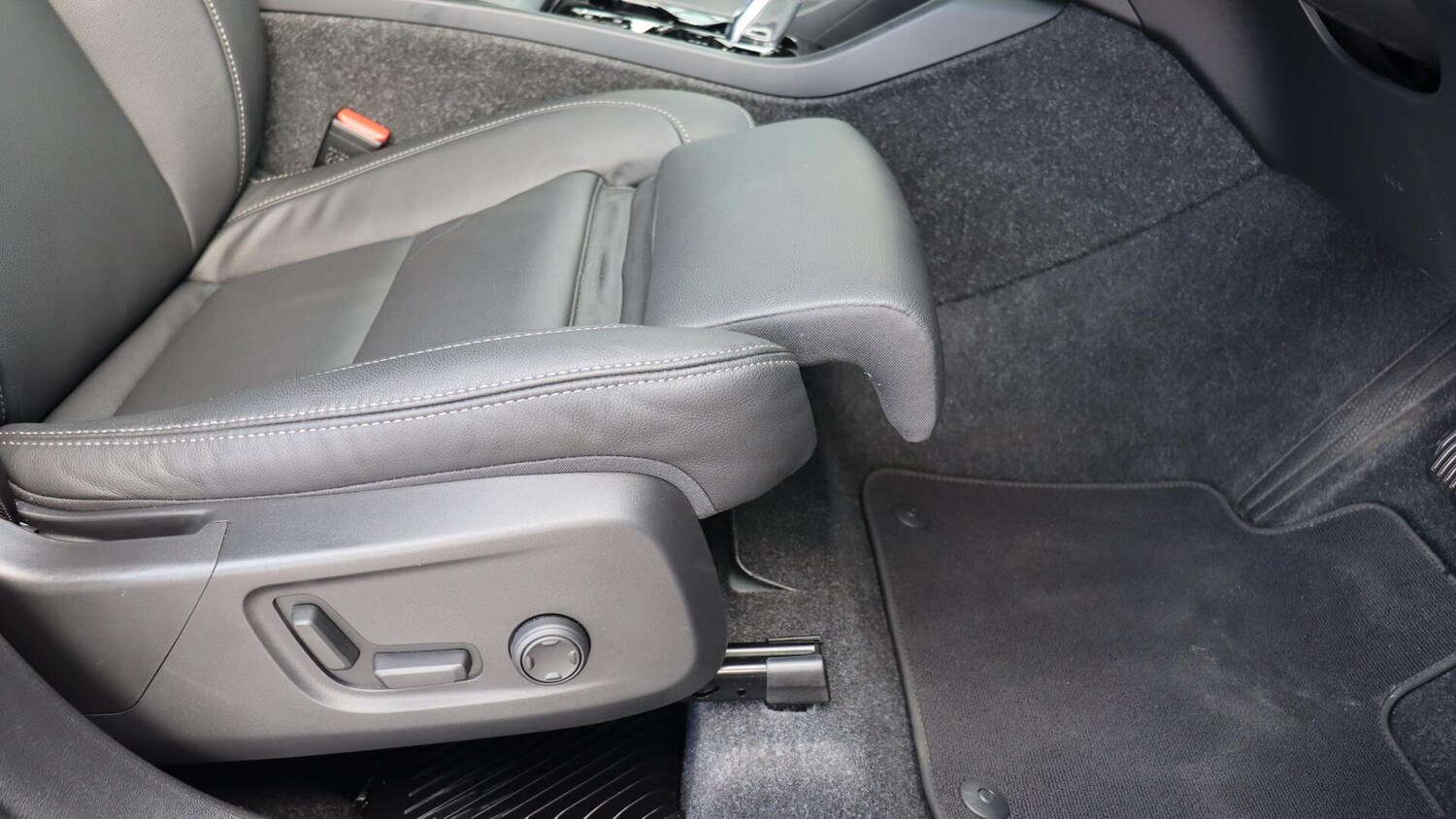 Used Volvo XC40 2025 for sale - 76109720: Photo 30