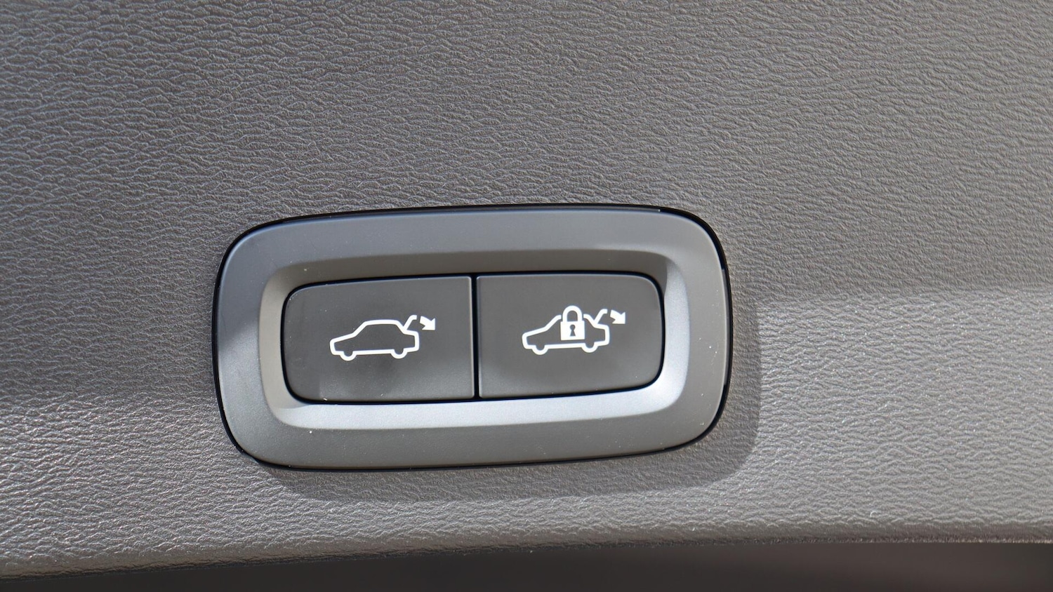 Used Volvo XC40 2025 for sale - 76109720: Photo 35