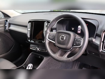 Used Volvo XC40 2025 for sale - 76109720: Photo
