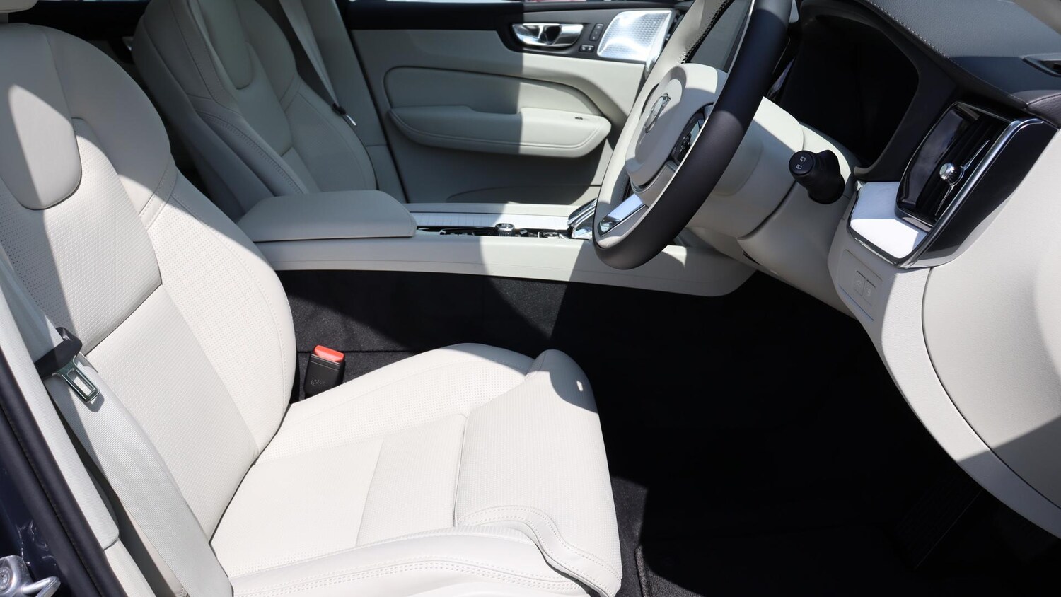 Used Volvo XC60 2025 for sale - 76061016: Photo 10