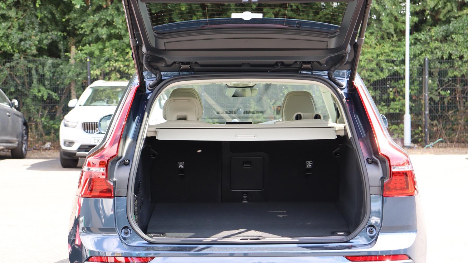 Used Volvo XC60 2025 for sale - 76061016: Photo 13