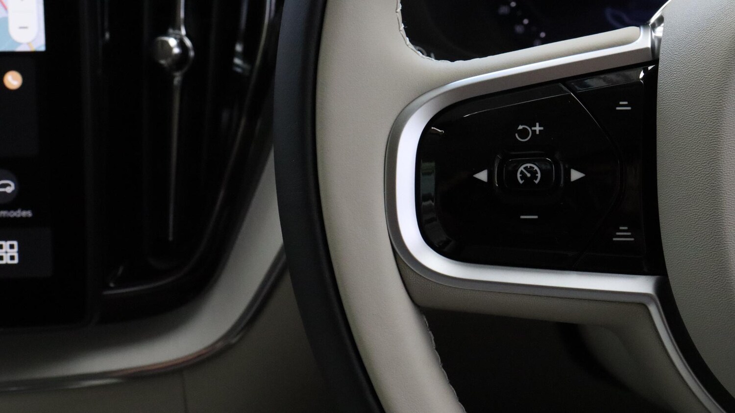 Used Volvo XC60 2025 for sale - 76061016: Photo 21