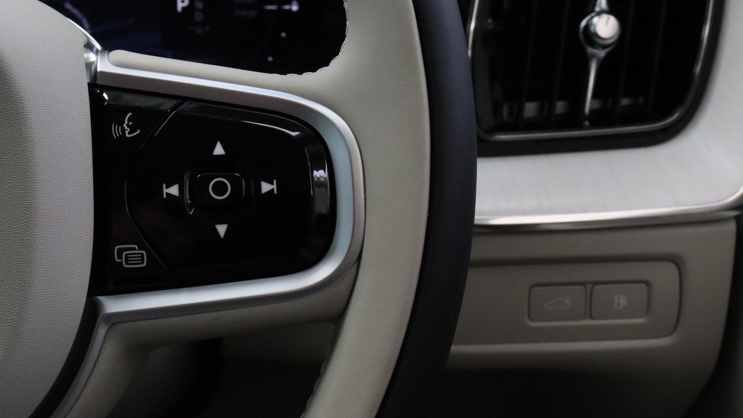 Used Volvo XC60 2025 for sale - 76061016: Photo 22