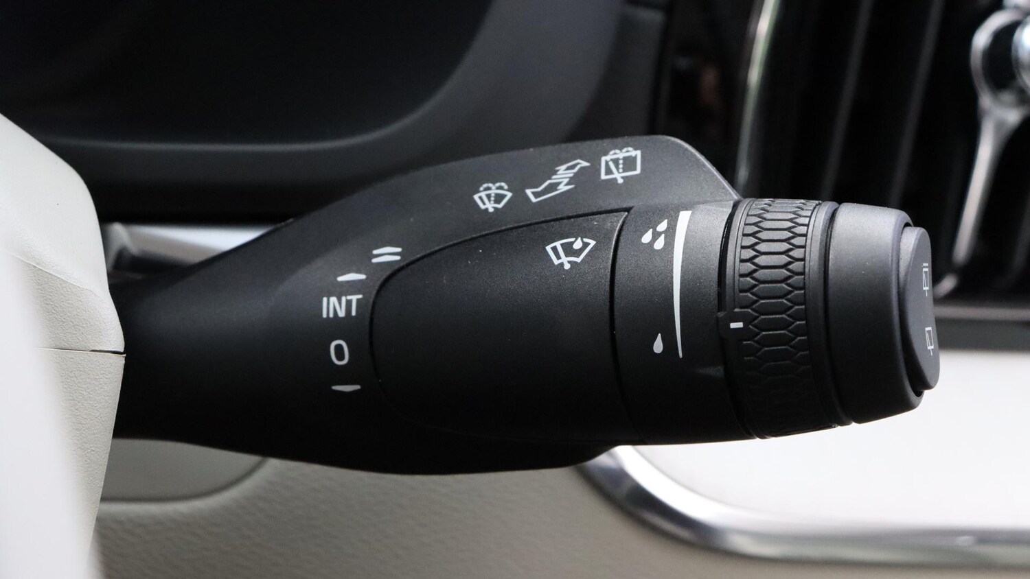 Used Volvo XC60 2025 for sale - 76061016: Photo 23