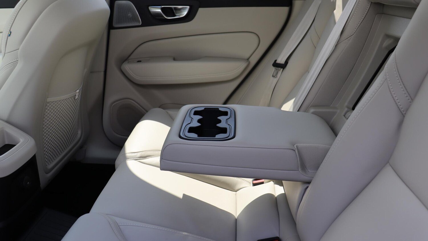 Used Volvo XC60 2025 for sale - 76061016: Photo 34