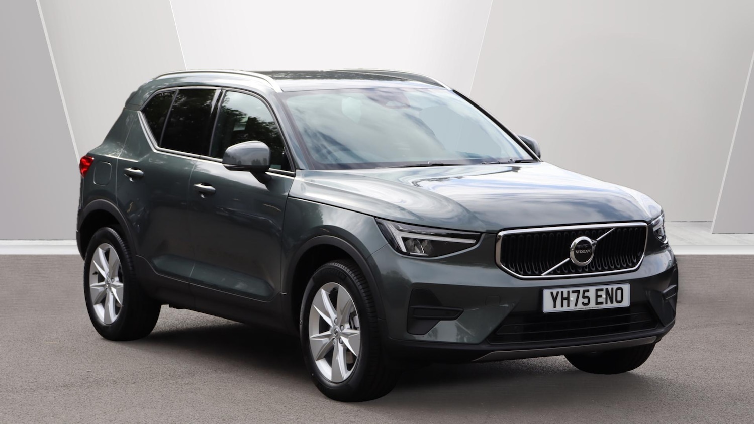 Used Volvo XC40 2025 for sale - 76072611: Photo 1