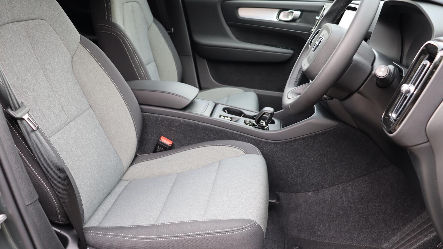 Used Volvo XC40 2025 for sale - 76072611: Photo 10