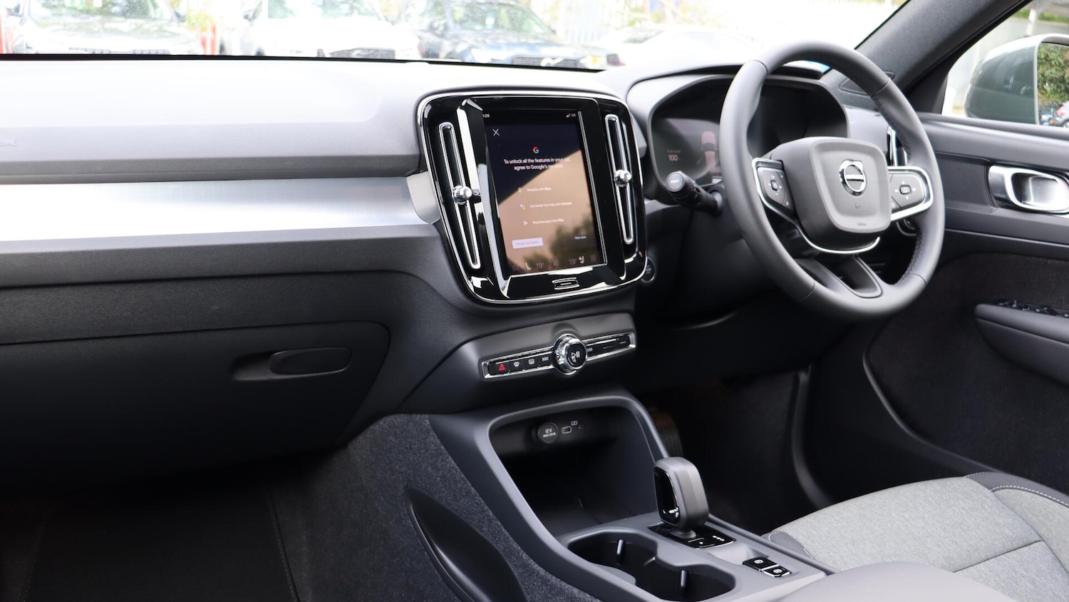 Used Volvo XC40 2025 for sale - 76072611: Photo 14
