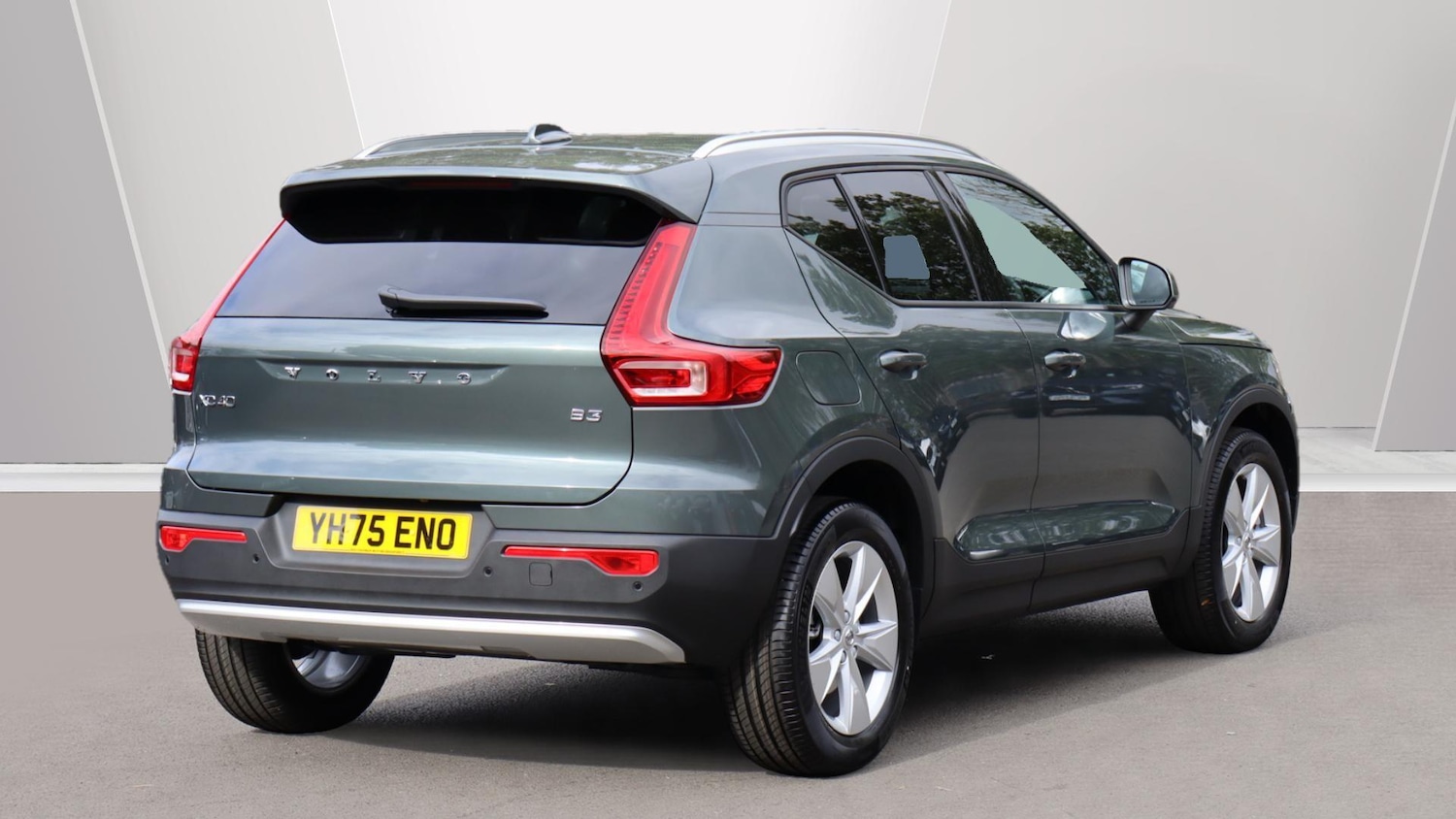 Used Volvo XC40 2025 for sale - 76072611: Photo 2