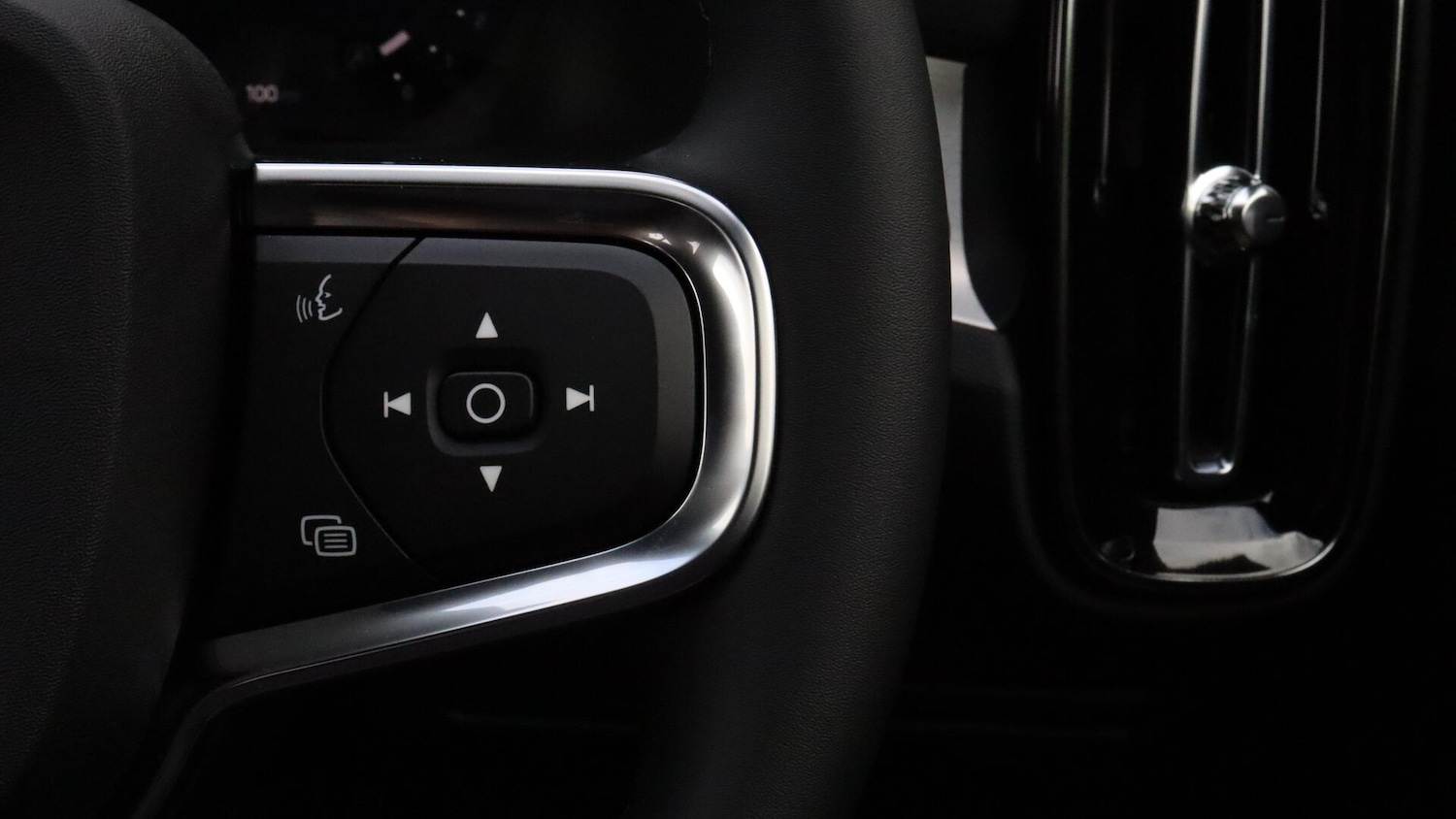 Used Volvo XC40 2025 for sale - 76072611: Photo 22