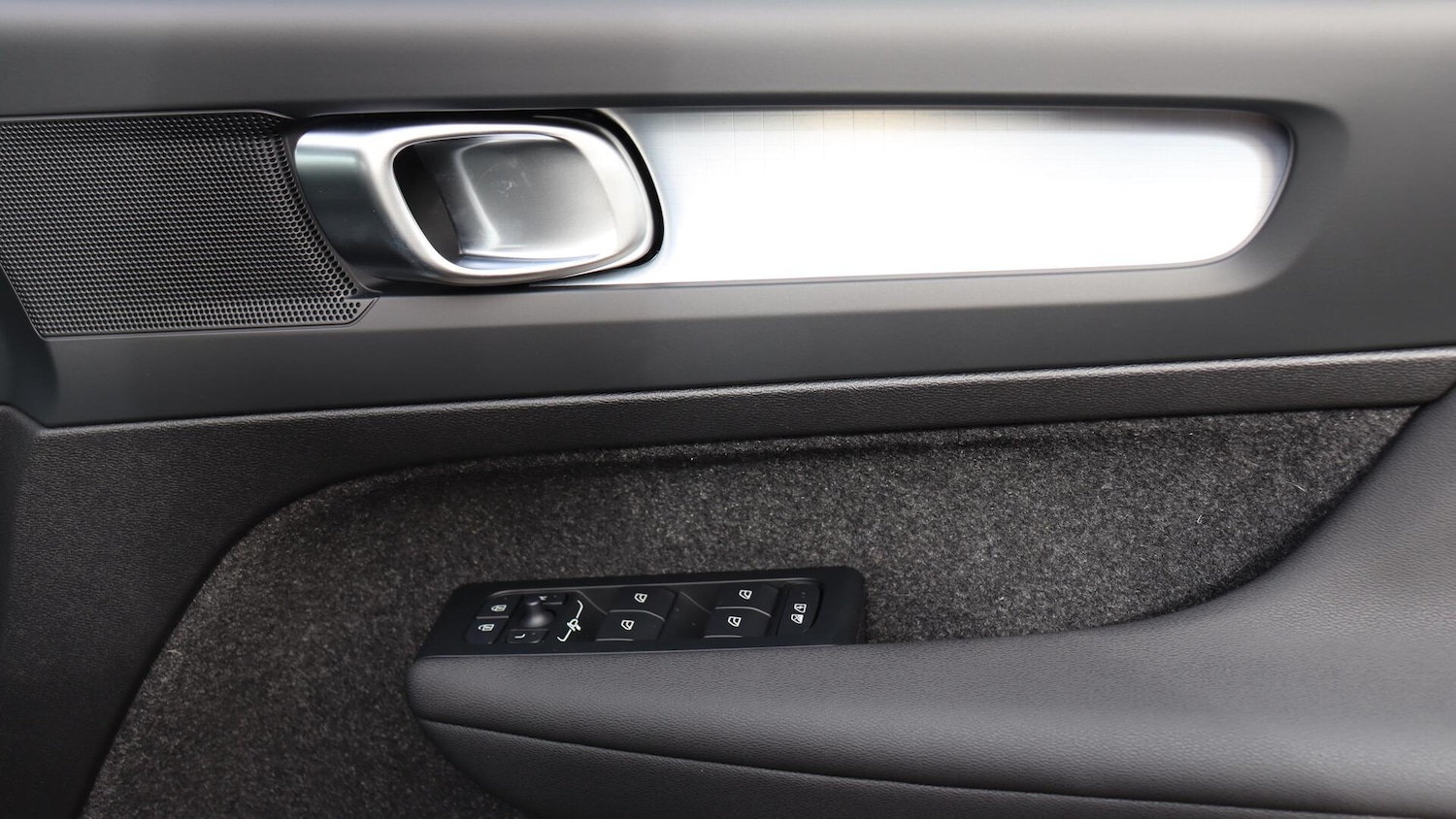 Used Volvo XC40 2025 for sale - 76072611: Photo 29