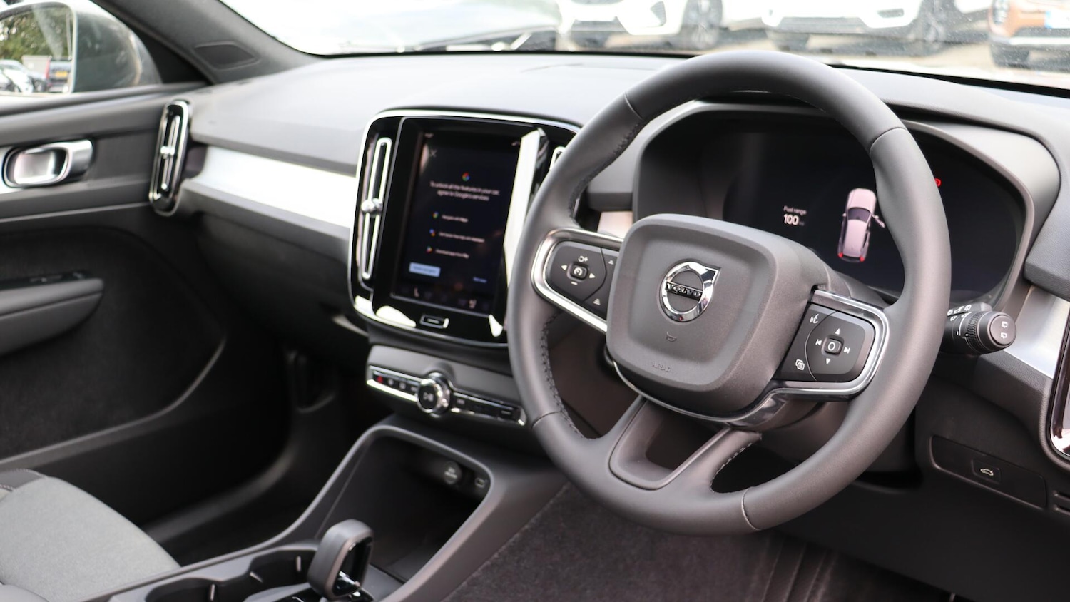 Used Volvo XC40 2025 for sale - 76072611: Photo 4