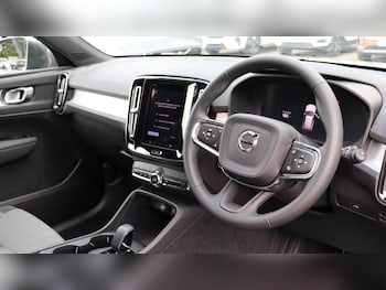 Used Volvo XC40 2025 for sale - 76072611: Photo 4