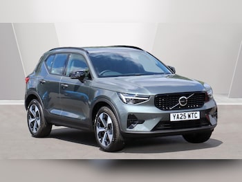 (25) - B3 (P) Plus Dark (Rear Camera, Heated Seats, Apple CarPlay, BLIS) 5-Door