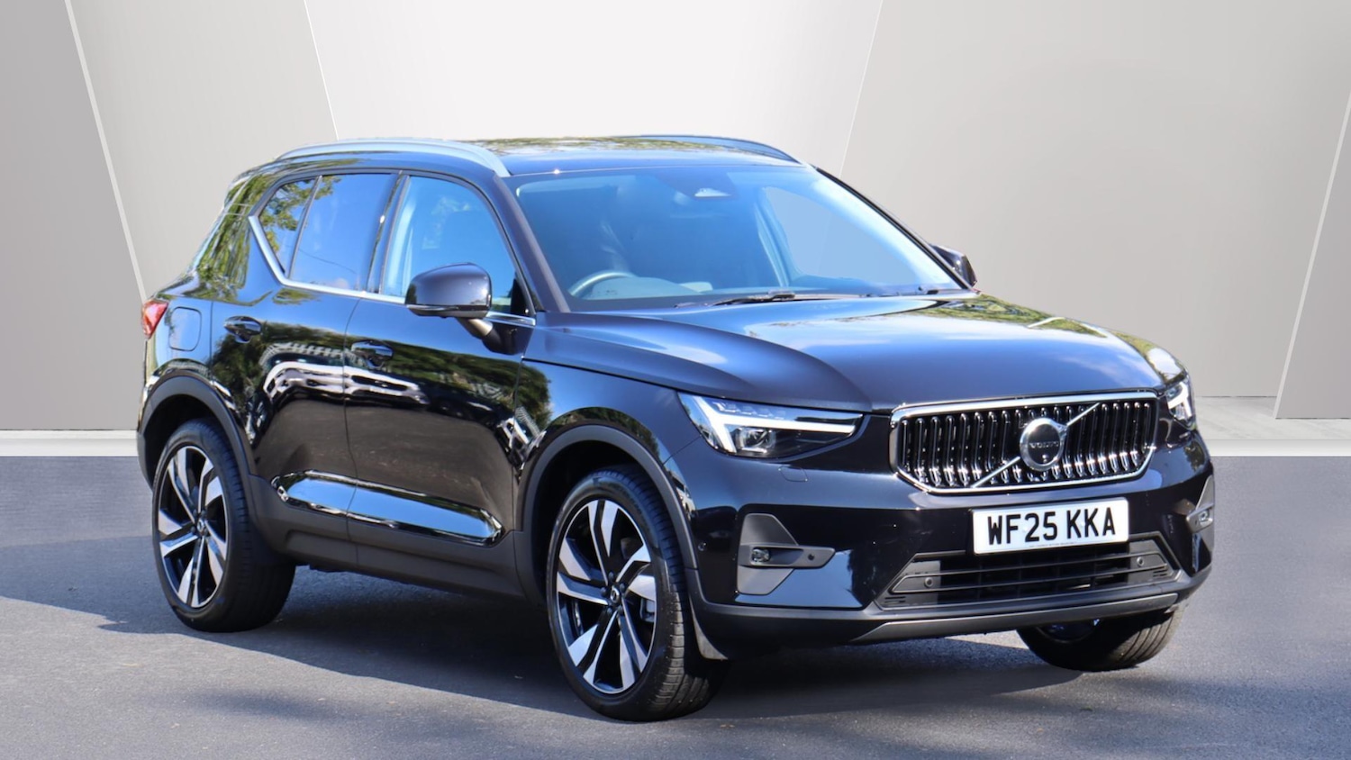 Used Volvo XC40 2025 for sale - 76122896: Photo 1