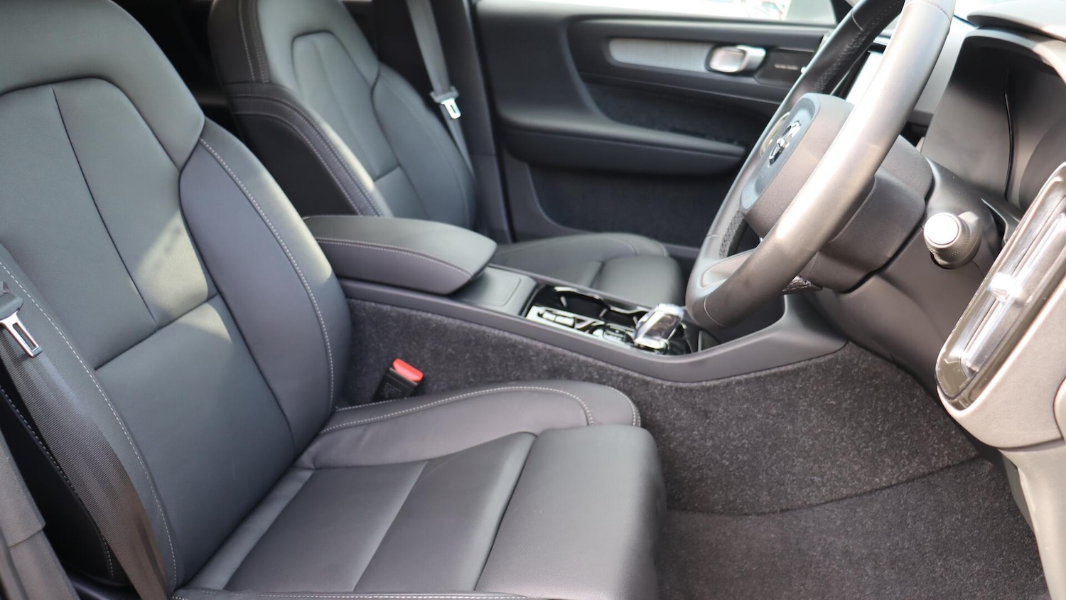 Used Volvo XC40 2025 for sale - 76122896: Photo 10