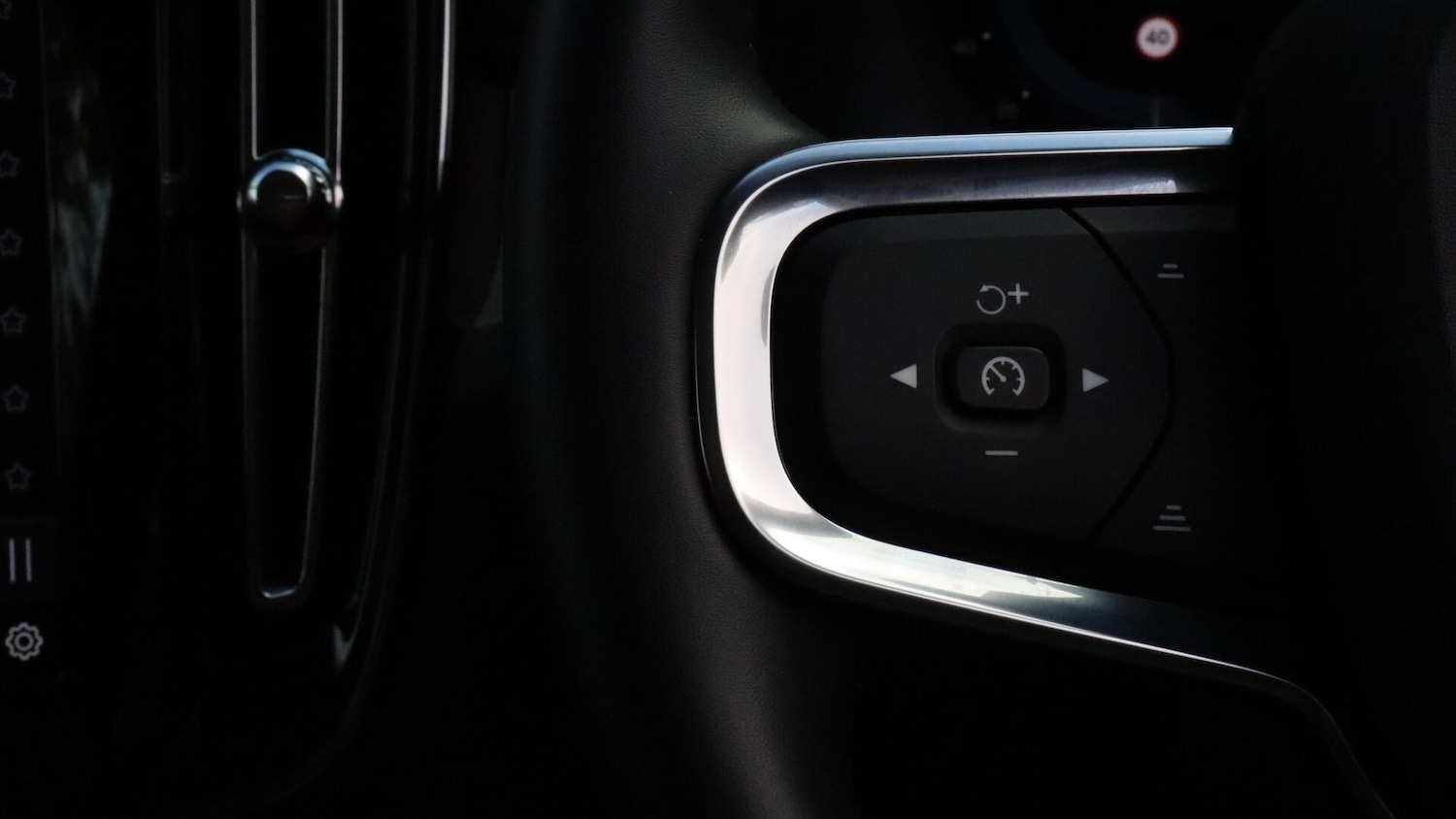 Used Volvo XC40 2025 for sale - 76122896: Photo 21
