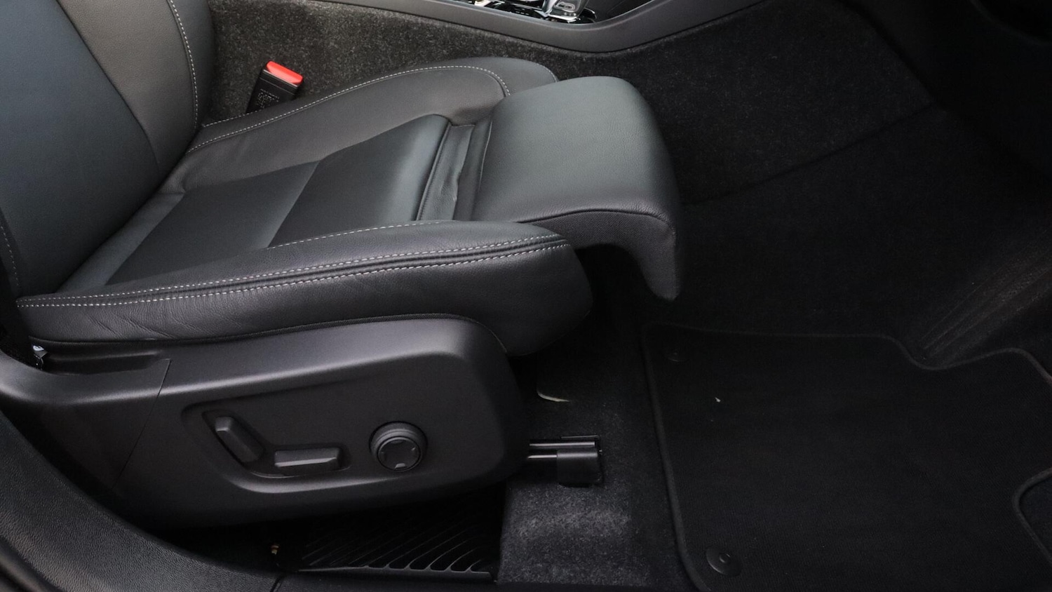 Used Volvo XC40 2025 for sale - 76122896: Photo 30