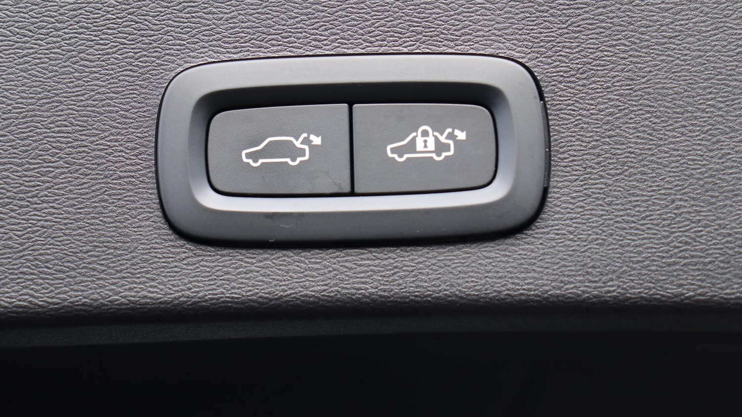 Used Volvo XC40 2025 for sale - 76122896: Photo 35