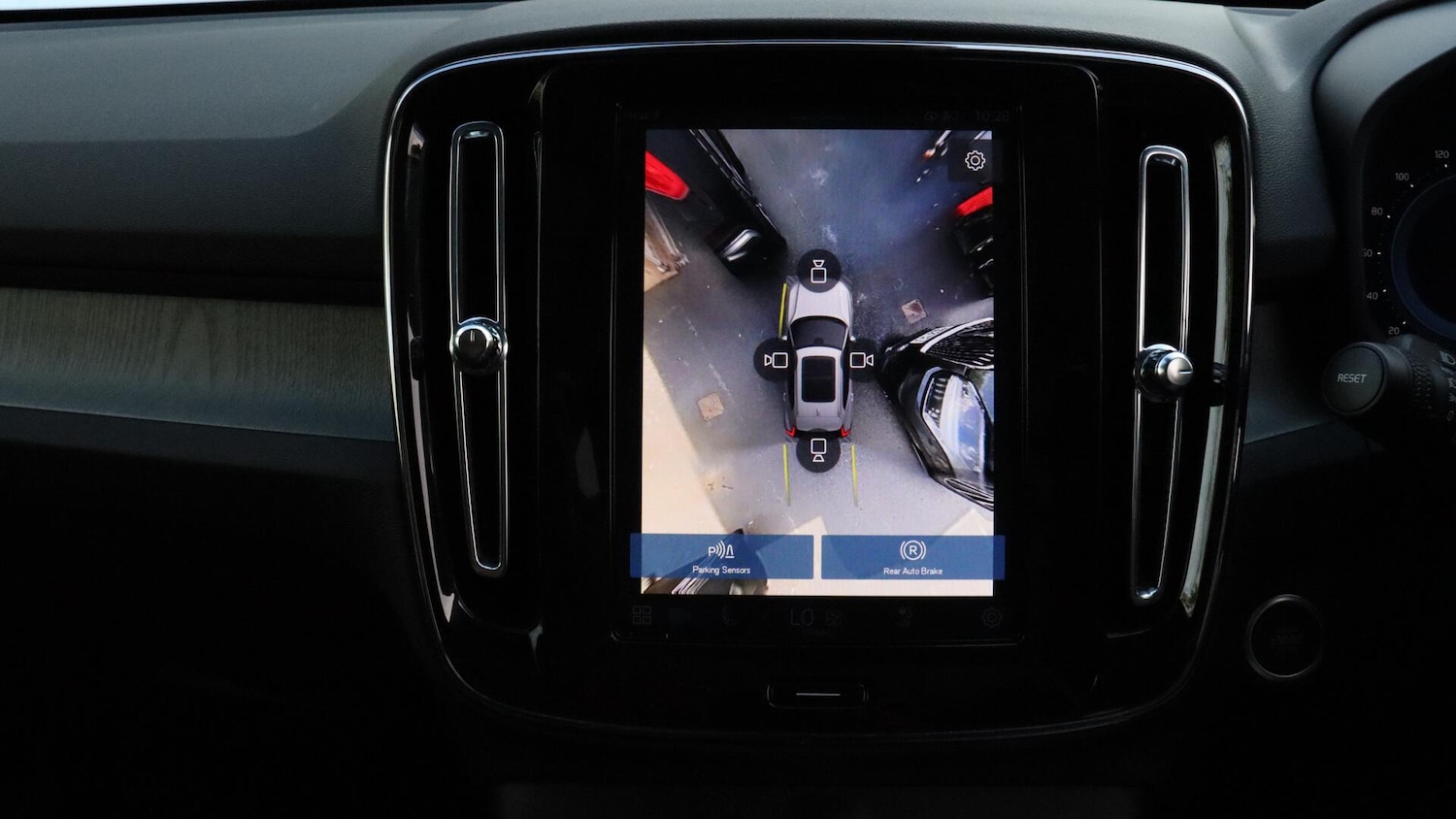 Used Volvo XC40 2025 for sale - 76122896: Photo 38