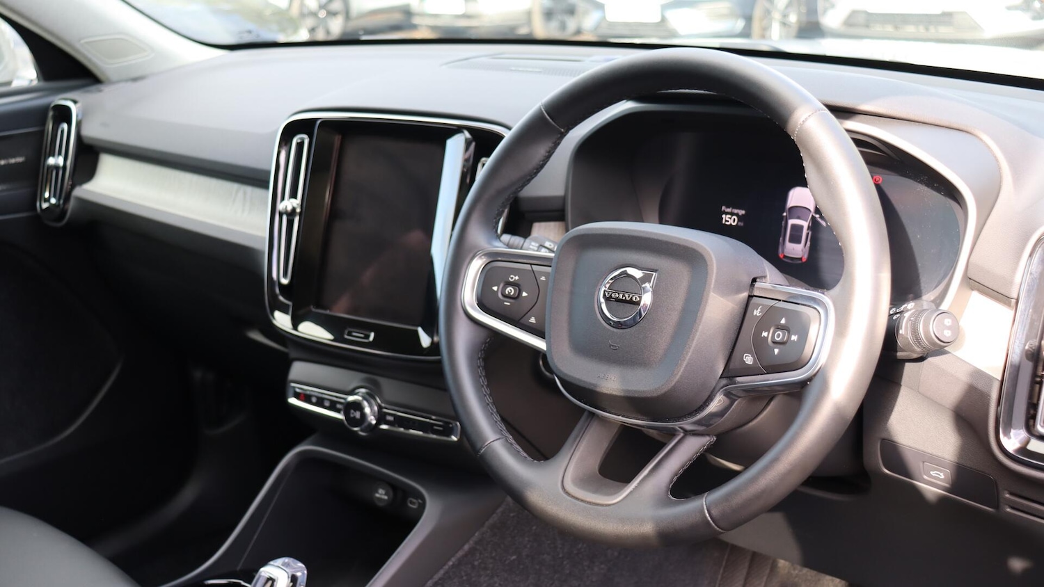 Used Volvo XC40 2025 for sale - 76122896: Photo 4