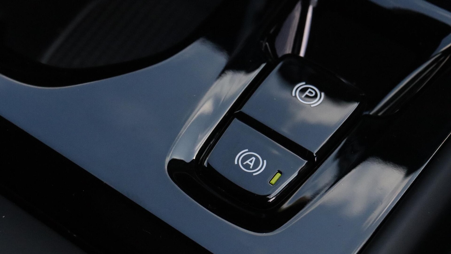 Used Volvo XC40 2025 for sale - 76122896: Photo 45