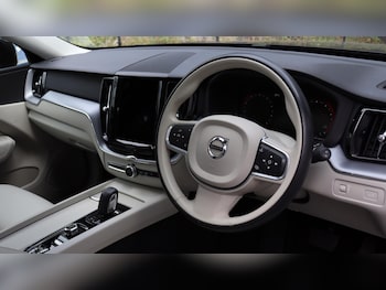 Used Volvo XC60 2021 for sale - 75400697: Photo