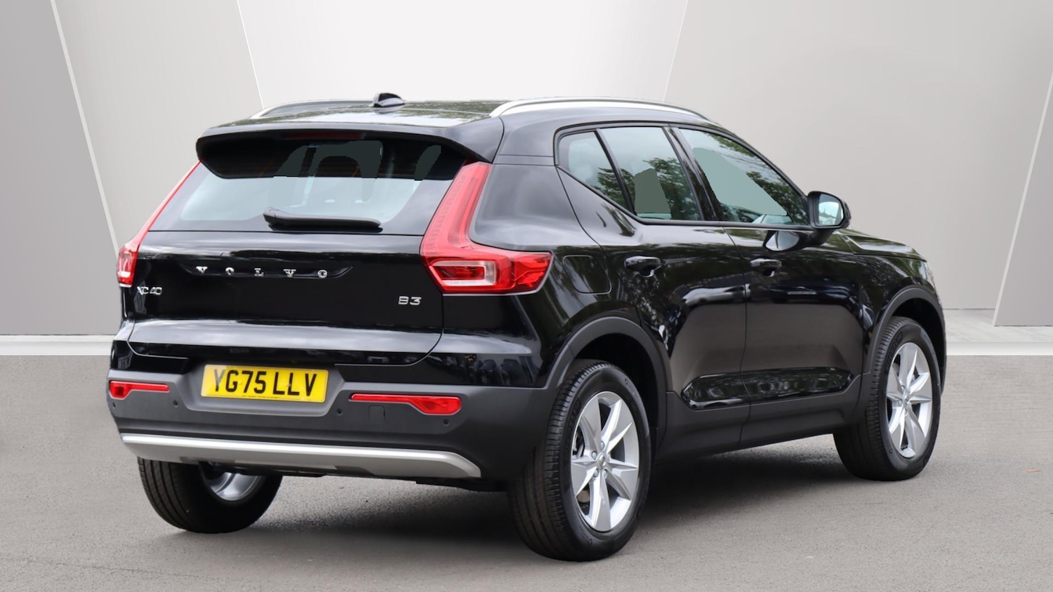 Used Volvo XC40 2025 for sale - 76013811: Photo 2