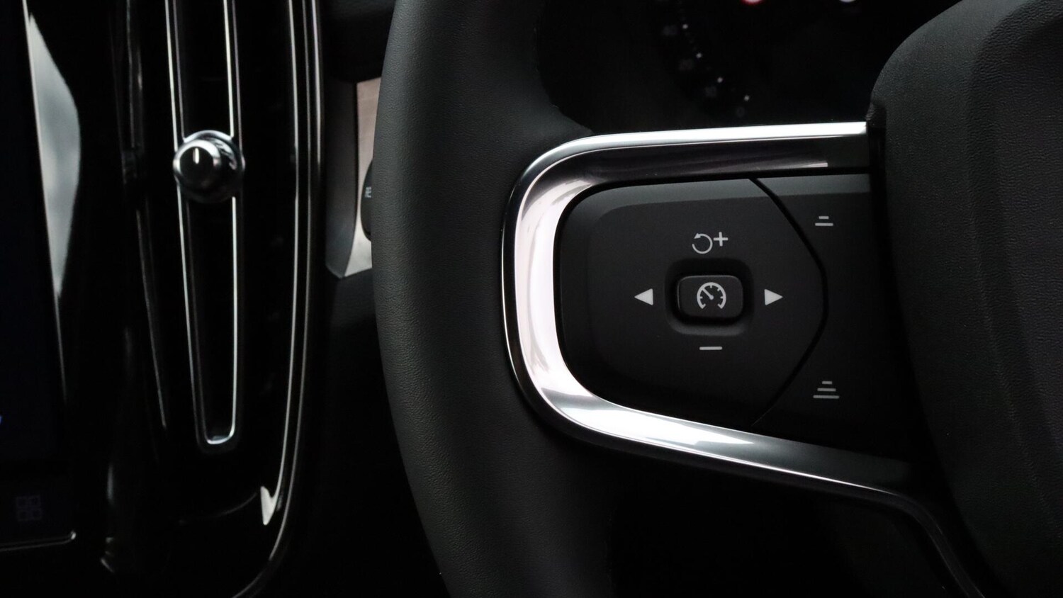 Used Volvo XC40 2025 for sale - 76013811: Photo 21