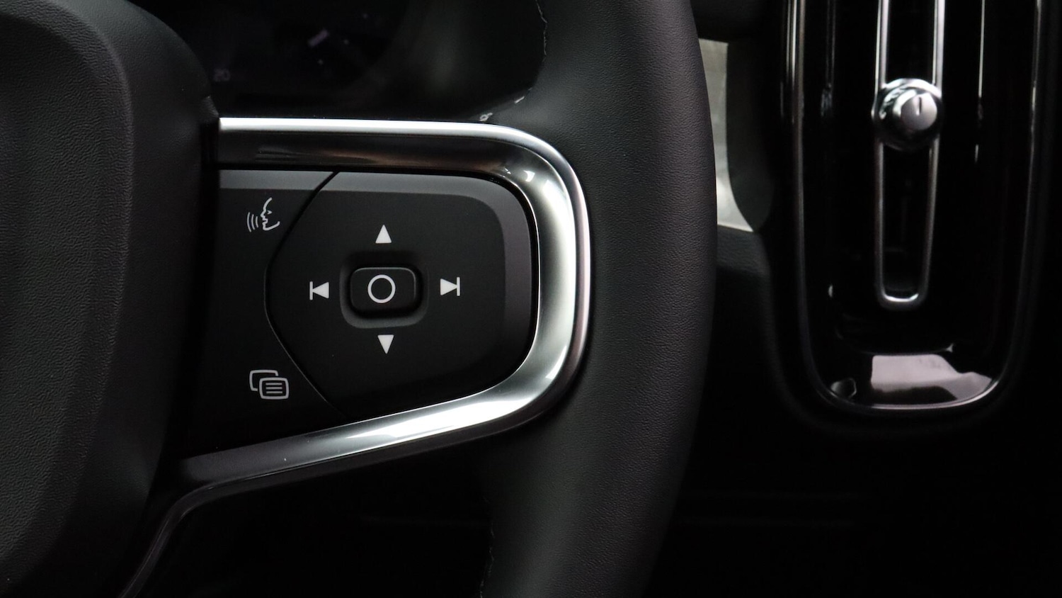 Used Volvo XC40 2025 for sale - 76013811: Photo 22