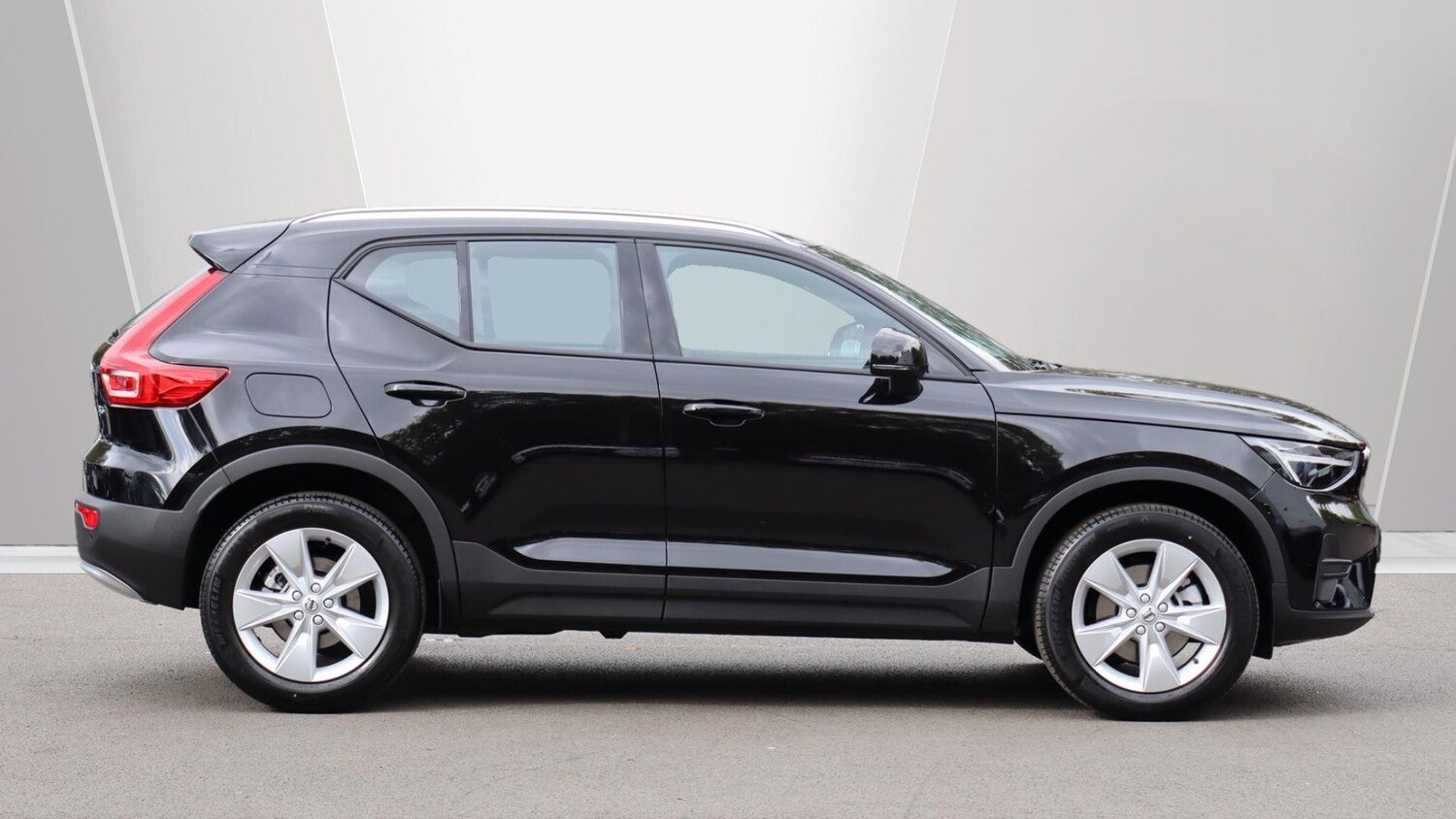 Used Volvo XC40 2025 for sale - 76013811: Photo 3